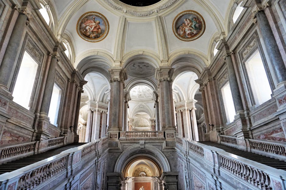 Dettaglio di una scala barocca nella Reggia
