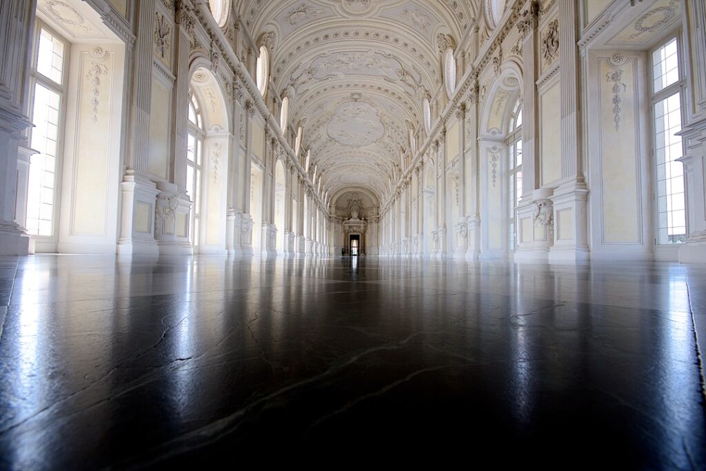 Facciata della Reggia di Venaria alla luce del mattino